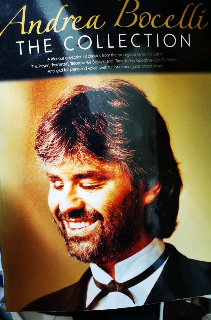 Livre de partitions de Andrea Bocelli - la collection, Musique & Instruments, Chant, Comme neuf, Classique, Leçon ou Cours