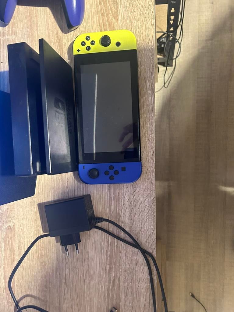 Nintendo switch origenal, Consoles de jeu & Jeux vidéo, Enlèvement, Utilisé, Avec 2 manettes, Switch Original