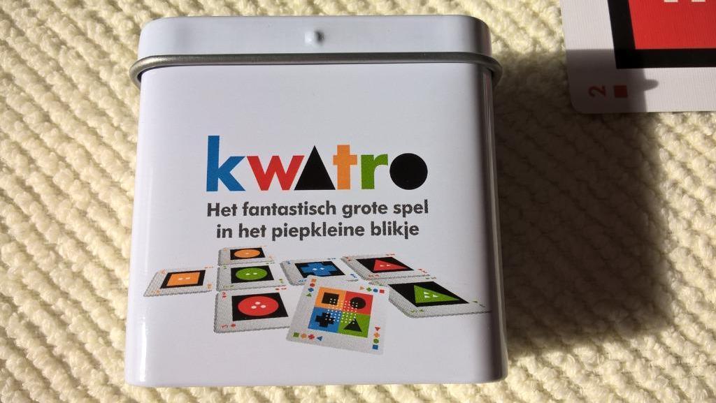 KWATRO Gezelschapsspel, Hobby en Vrije tijd, Gezelschapsspellen | Bordspellen, Drie of vier spelers, Ophalen of Verzenden, Zo goed als nieuw