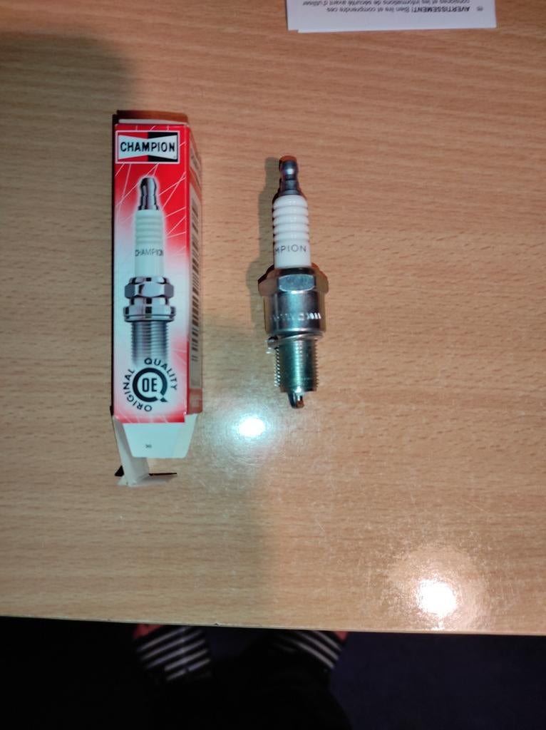 Champion N9YC, Ophalen of Verzenden, Nieuw