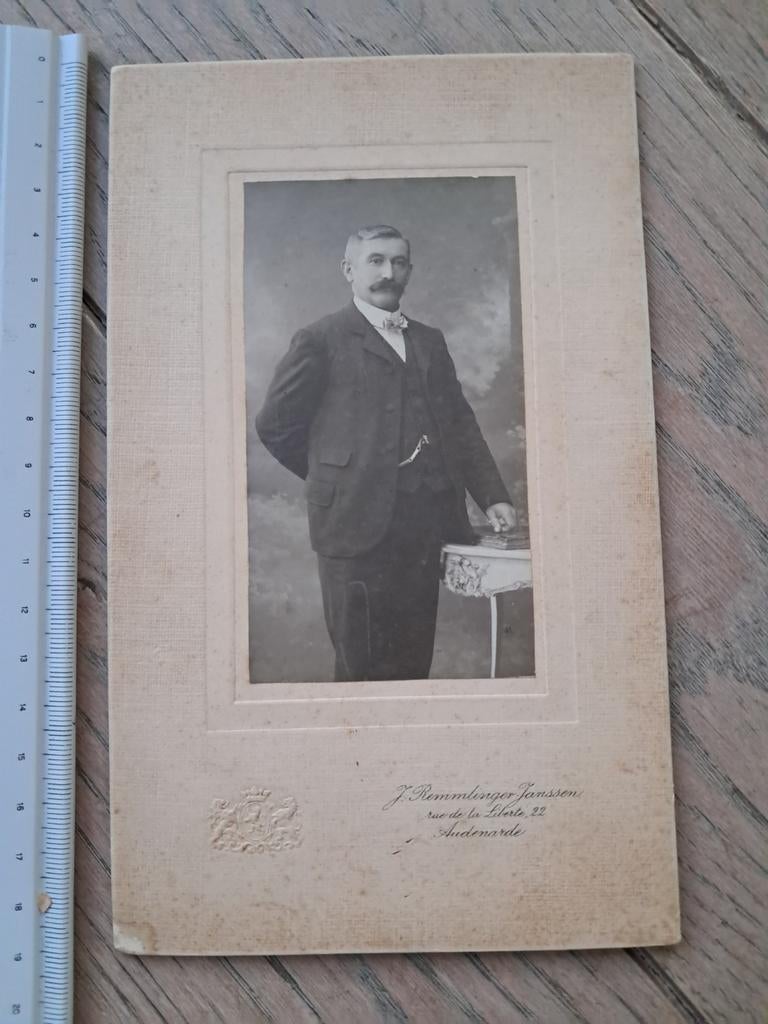 Ancienne photo de portrait prise à Audenarde, Enlèvement ou Envoi, Comme neuf