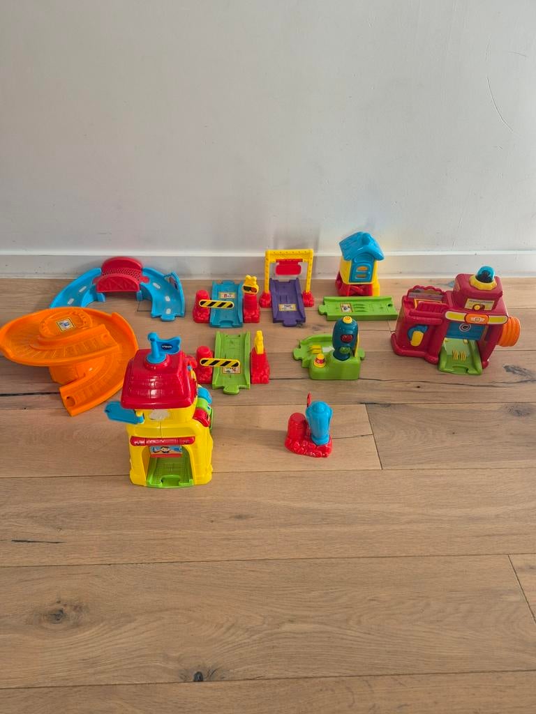 Vtech Toet Toet Garage + vele extra toebehoren, Kinderen en Baby's, Ophalen