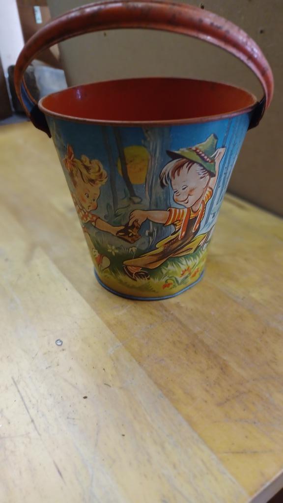 Seau vintage, Enlèvement