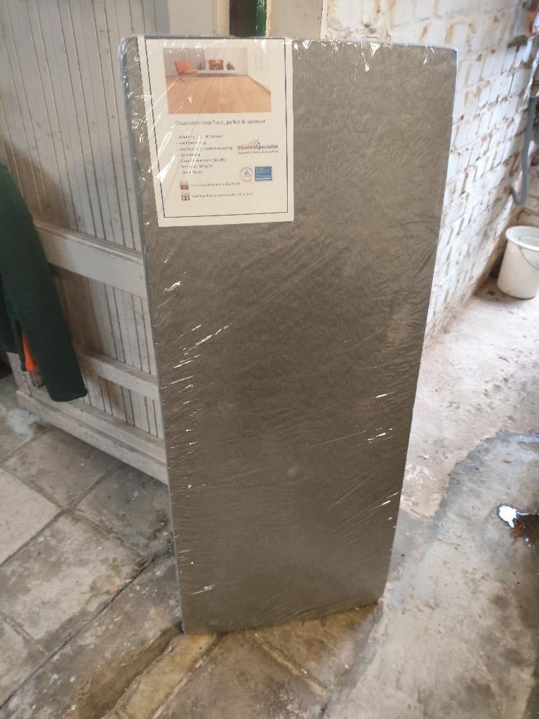 sous-plancher pour une marche rapide, Isolation de sol, Enlèvement, Autres matériaux, Moins de 4 cm