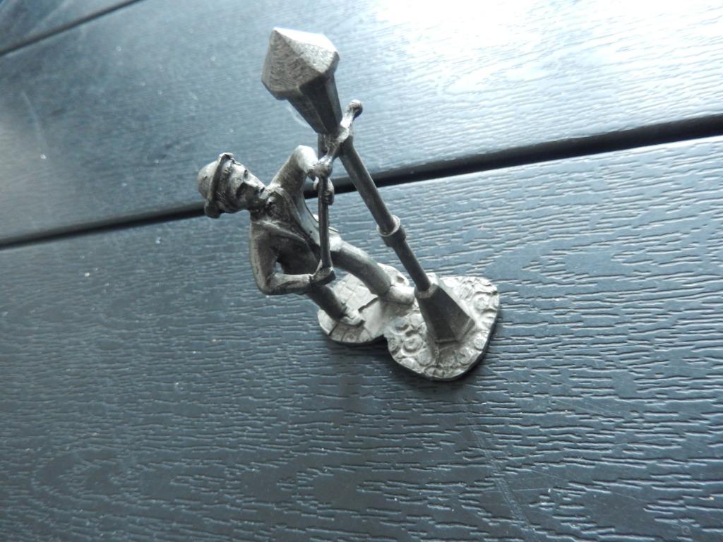 Tinnen miniatuur: Lantaarnaansteker (zgan), Antiek en Kunst, Antiek | Tin, Ophalen