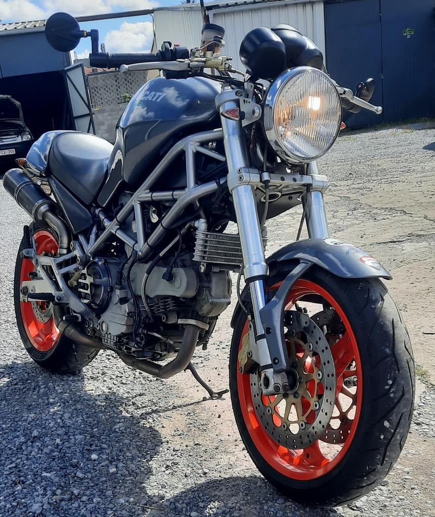 Ducati monster, Motoren, Bedrijf