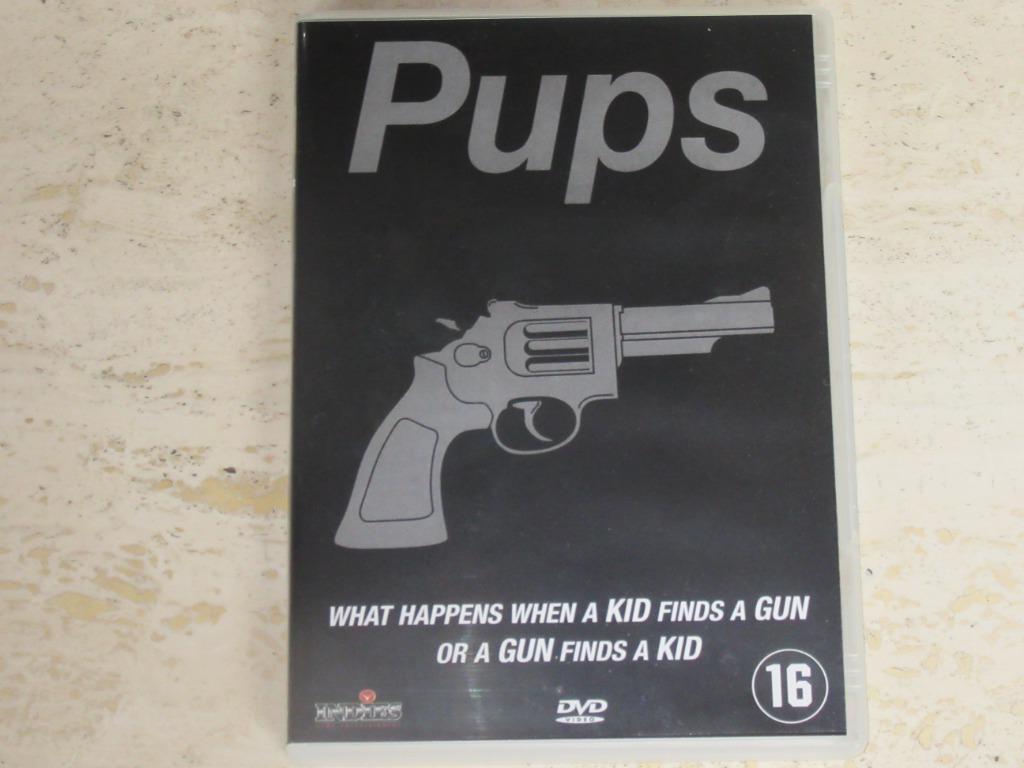 Pups met Burt Reynolds, Vanaf 16 jaar, Ophalen of Verzenden, Zo goed als nieuw, Actie