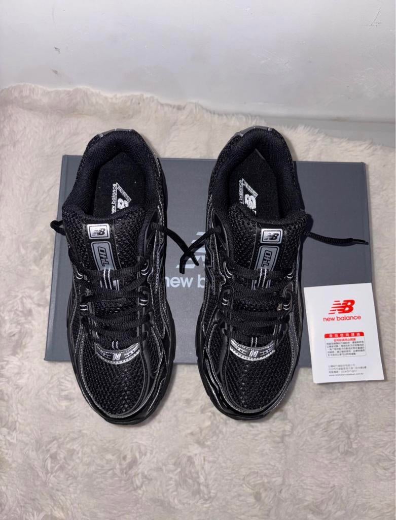 New balance 700, Enlèvement, Neuf, Chaussures