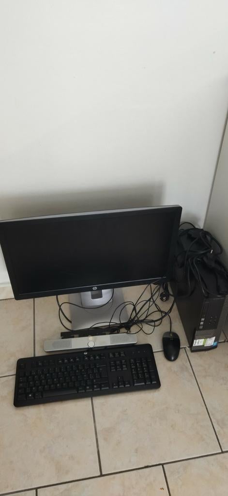 Pc bureau complet écran réglable clavier tour souris bon éta, Enlèvement ou Envoi, Comme neuf