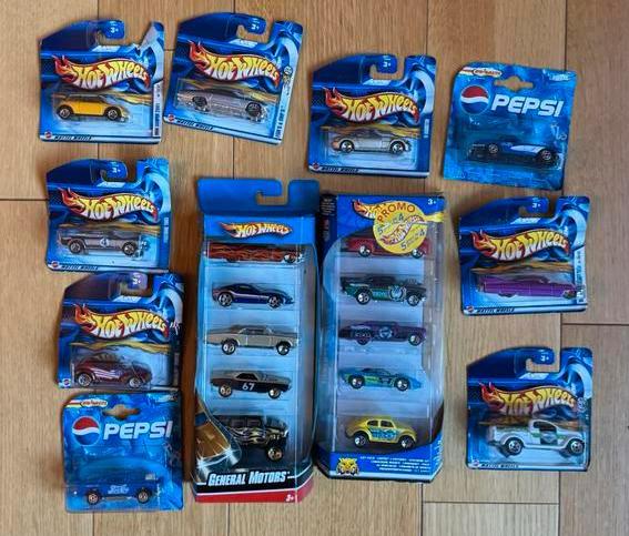 Hot Wheels & Majorette Lot: 2000s, GM 5-Pack, & Rare Pepsi, Enlèvement ou Envoi, Comme neuf, Majorette