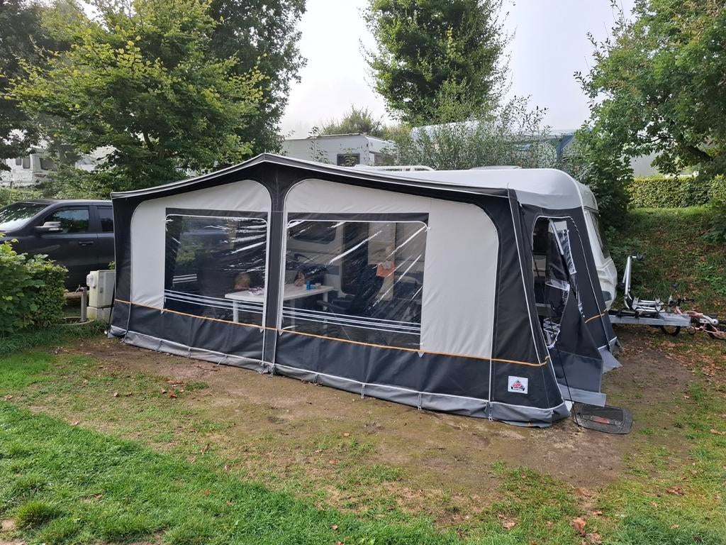 Fendt bianco, Caravans en Kamperen, Caravans, Particulier, Rondzit, Fendt, Frans bed, Mover, Ophalen