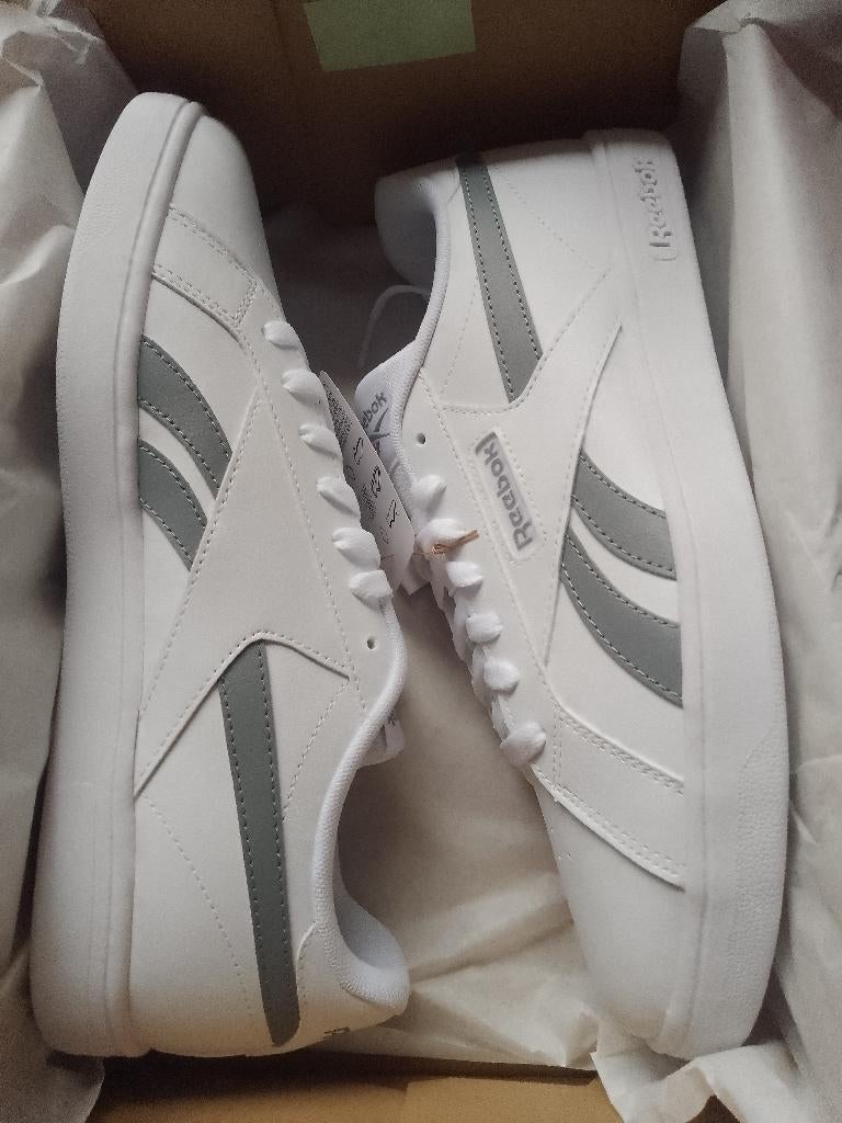 nieuw 44.5 reebok court retro sneakers in doos, Vêtements | Hommes, Chaussures, Neuf, Reebok, Blanc, Baskets