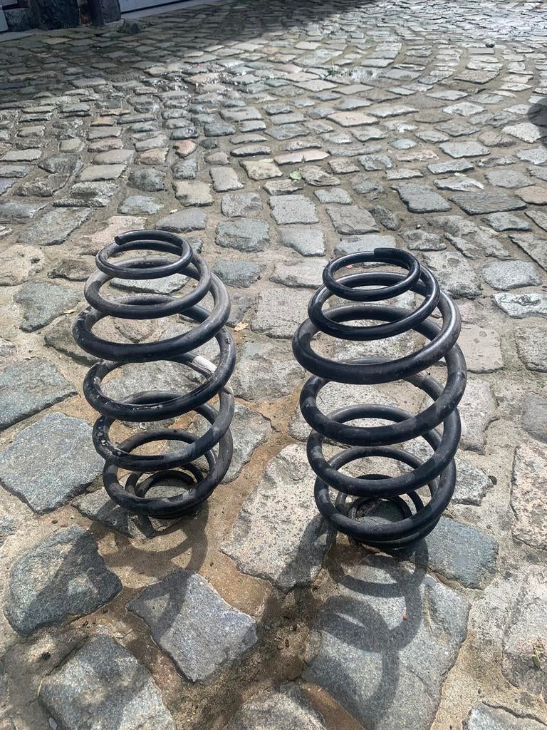 ressorts arrière Mercedes 639, Autos : Pièces & Accessoires, Suspension & Châssis, Enlèvement