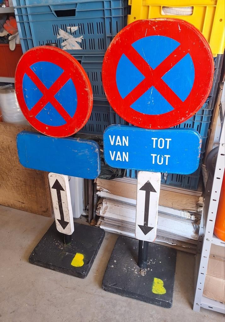 Te Huur verkeersborden verboden parkeren., Ophalen, Gebruikt
