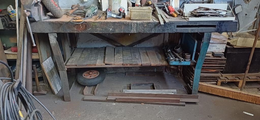 Oude werkbank, Enlèvement, Utilisé