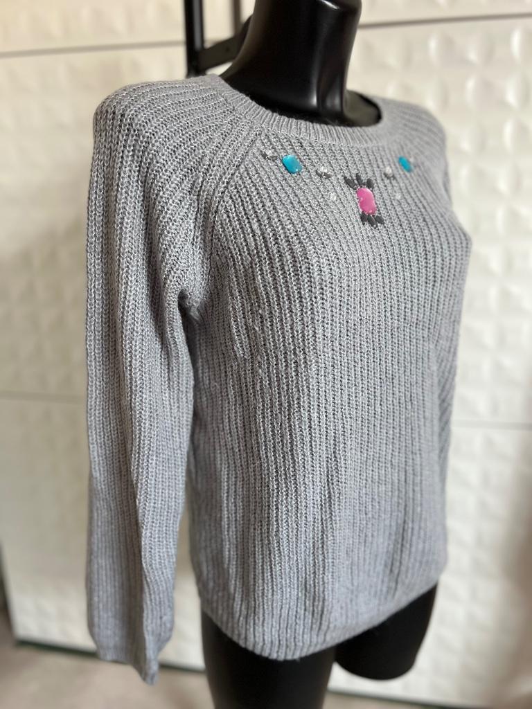 Pull à mailles avec bijoux pour femme : Taille S/M, Enlèvement, Comme neuf, Gris