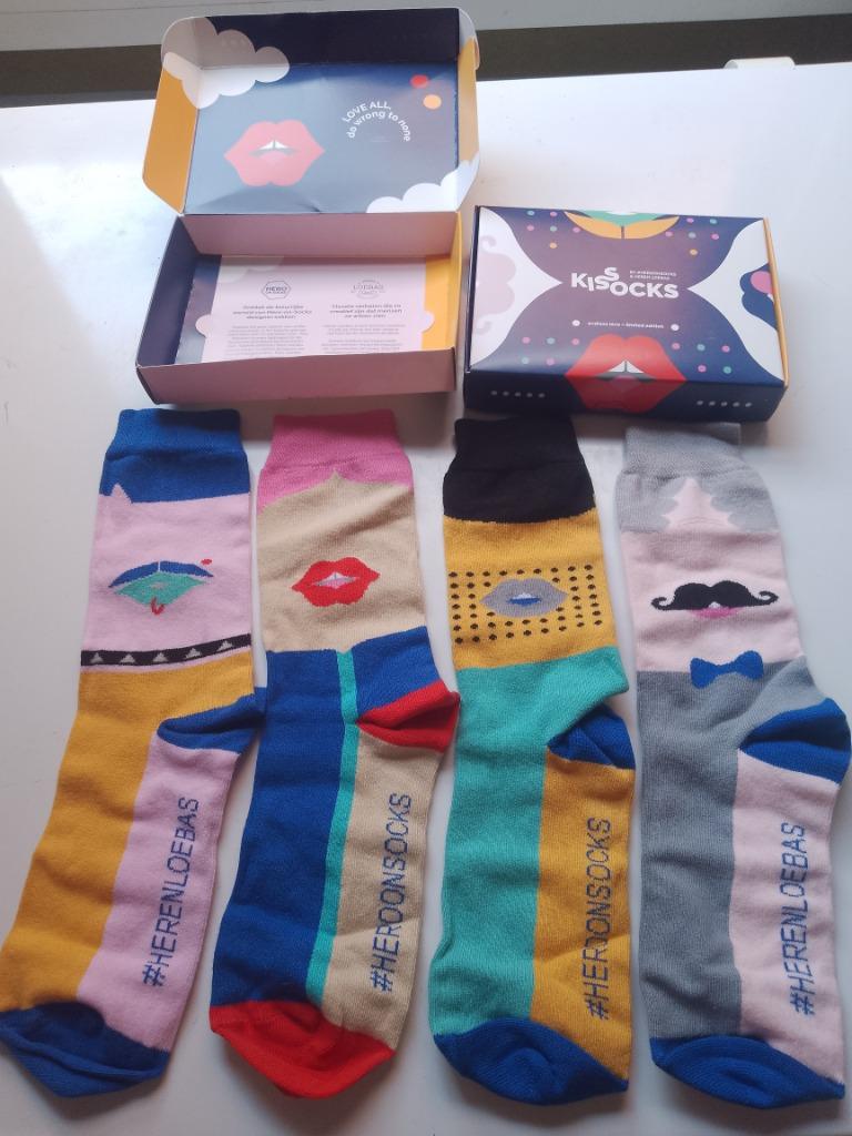 2 dozen 4 paar sokken kousen maat 40 - 44 hero on socks new!, Vêtements | Hommes, Chaussettes & Bas, Neuf, Taille 39 à 42, Envoi