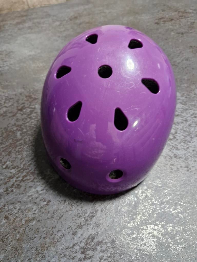 Paarse kinderhelm voor fietsen of skateboarden maat 54-56, Fietsen en Brommers, Ophalen of Verzenden