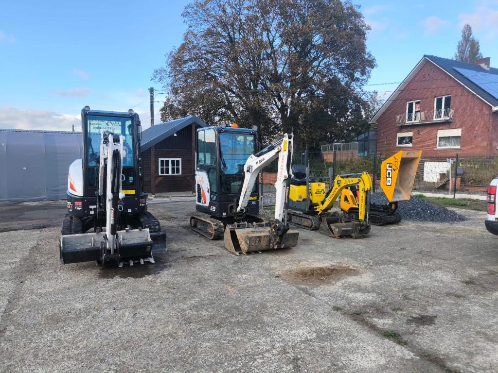 LOCATION MINI-PELLE AVEC OU SANS OP. BINCHE, Articles professionnels, Machines & Construction | Ascenseurs, Échafaudages & Échelles