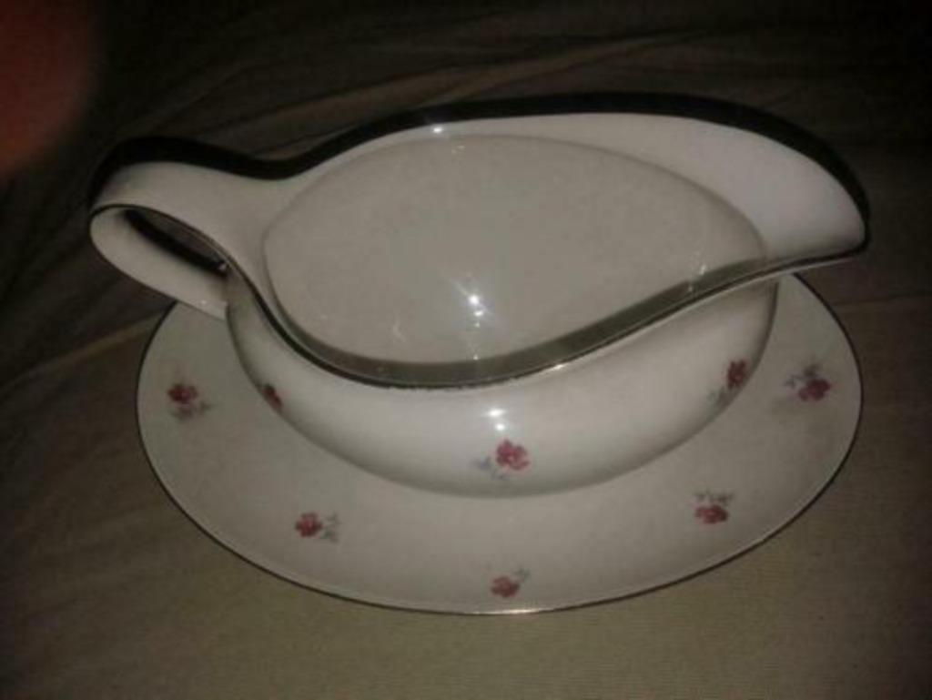 ancienne sauciere Bavaria Ingrid en bon état, Antiquités & Art, Enlèvement ou Envoi
