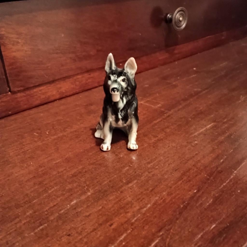Beeldje van hond, Ophalen, Zo goed als nieuw