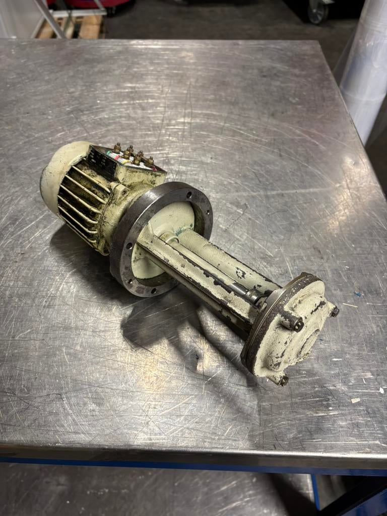 Electromotor koelpomp electromotoren, Ophalen, Zo goed als nieuw