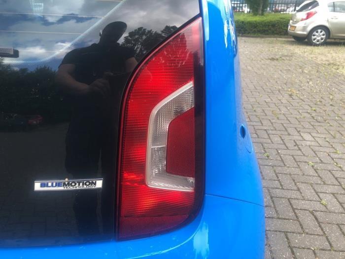 Feu arrière droit d'un Volkswagen UP, Volkswagen, -, 3 mois de garantie, Utilisé