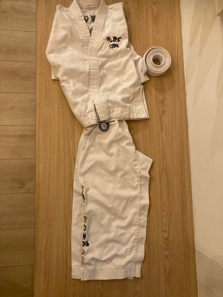 Taekwondo pak maat 130, Ophalen, Zo goed als nieuw, Taekwondo