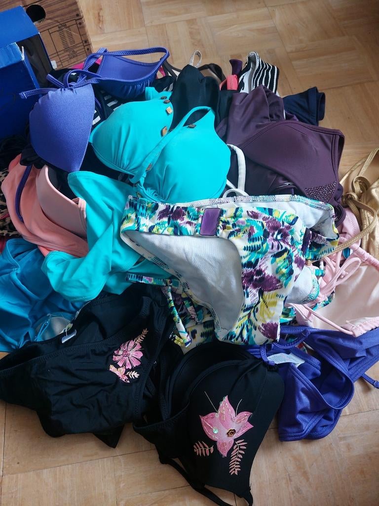 Bikini pour femme taille 36 38 40 Nouveau Pour tout 120€, Enlèvement