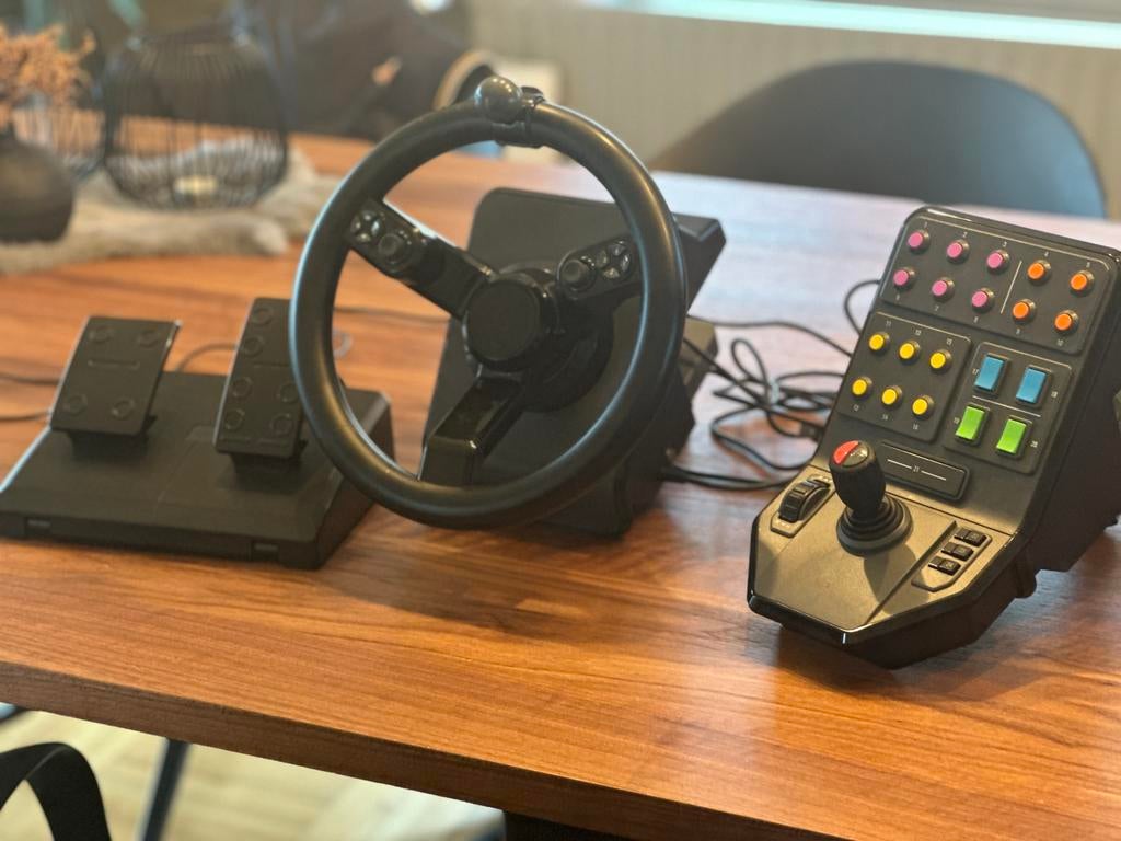 Contrôleur Logitech G Saitek Farming Simulator + jeu PC, 1 joueur, À partir de 12 ans, Enlèvement, Simulation
