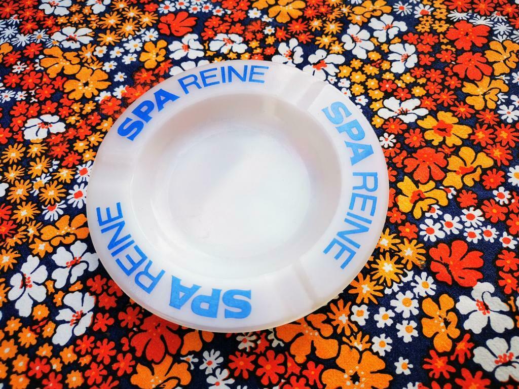 Spa reine blauw asbakken nieuw in opalex melk glas, Enlèvement ou Envoi, Neuf, Cendrier