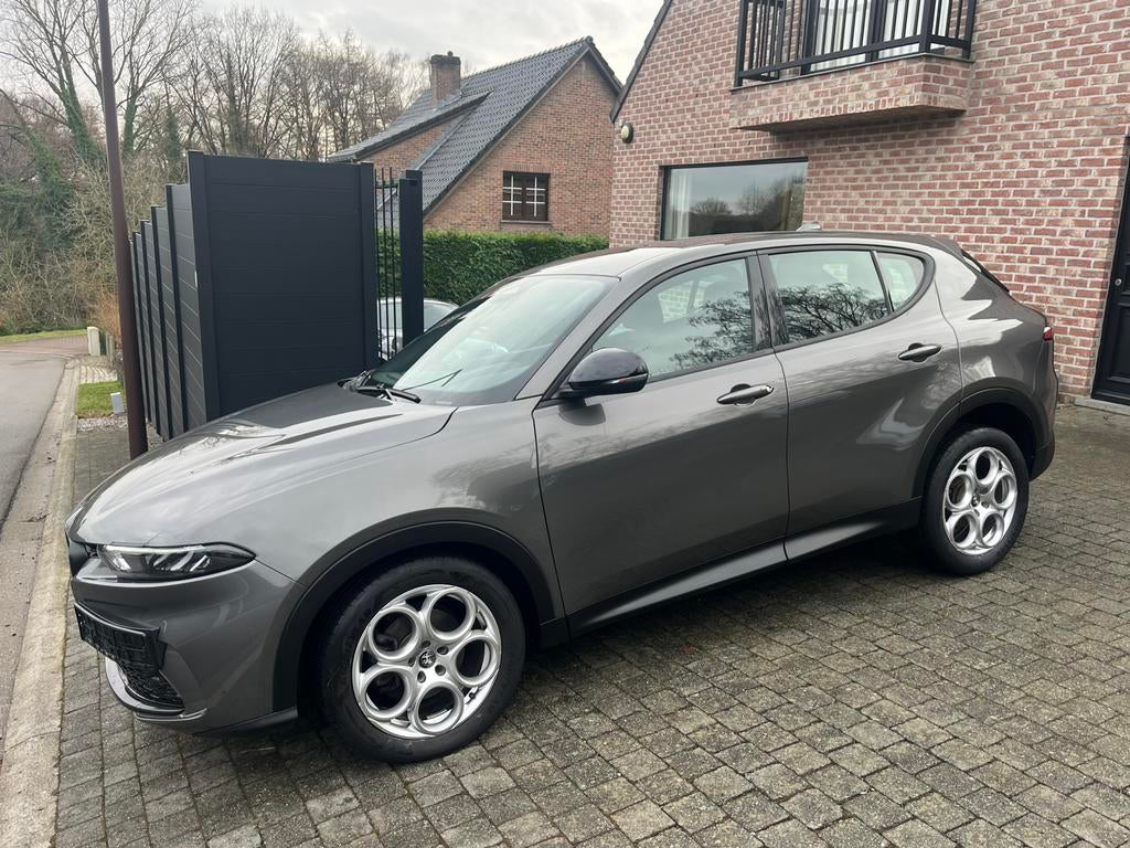 Alfa Romeo Tonale spécial edition 131pk 11/22, Auto's, Automaat, Euro 6, 4 cilinders, Leder