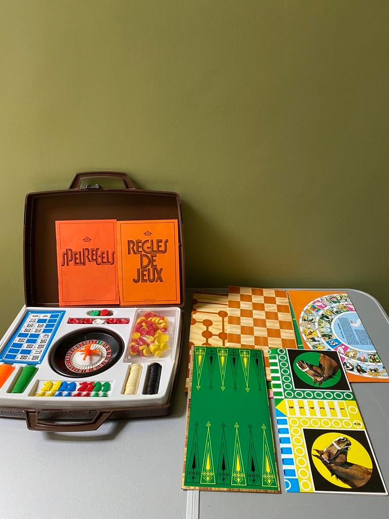 🍄 Vintage Spellendoos . Valiesje . Volledig, Enlèvement ou Envoi, Comme neuf