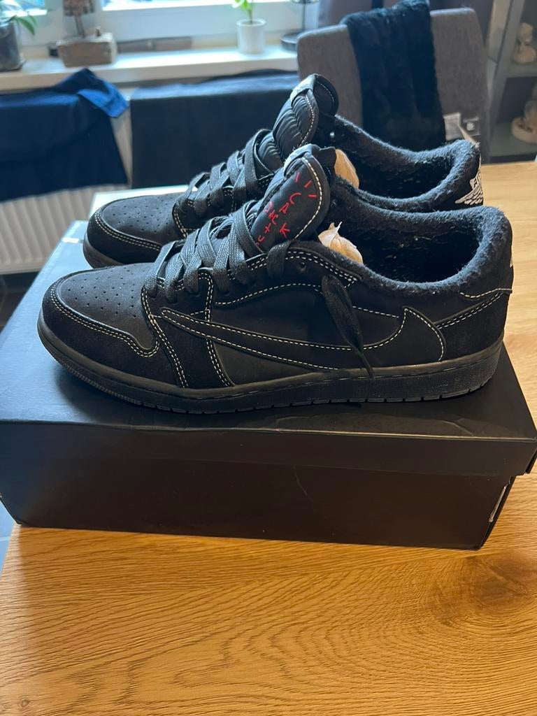 Nike air Jordan 1 low Travis Scott, Enlèvement ou Envoi, Comme neuf