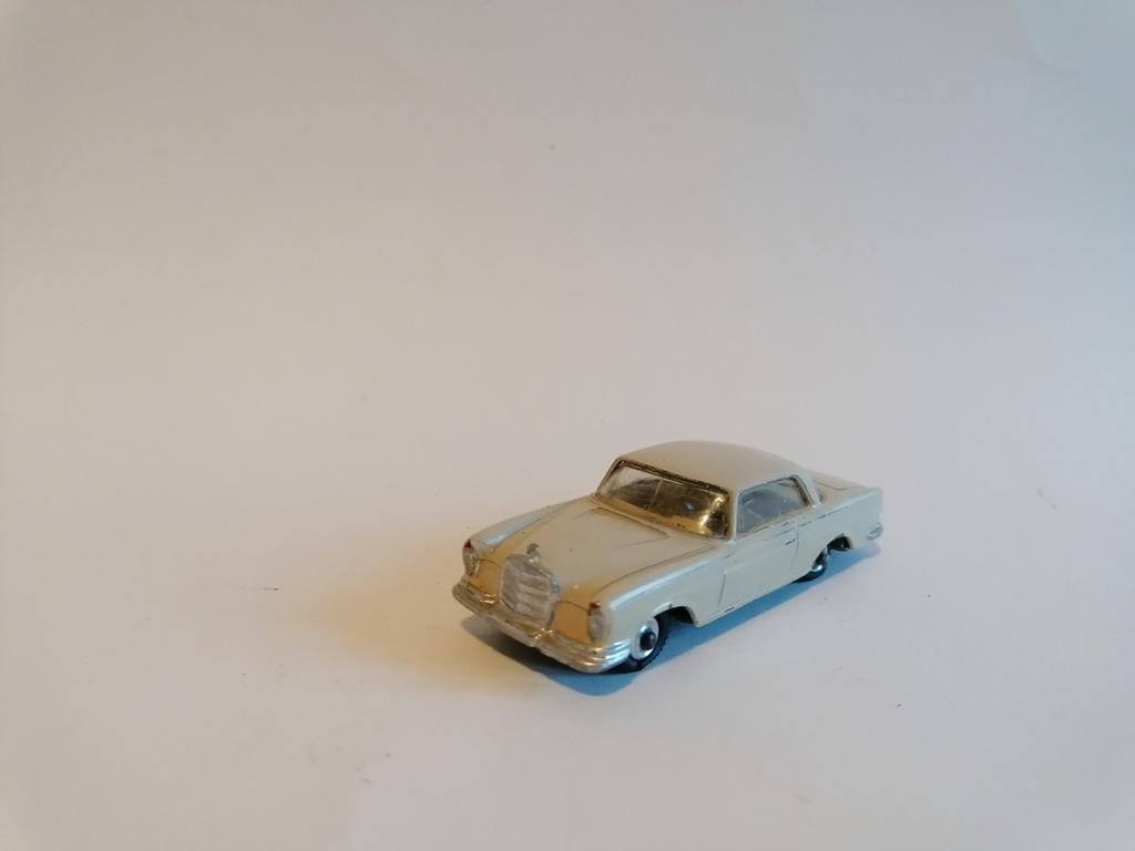 Corgi Toys 230 Mercedes Benz 220 SE Coupe, Ophalen of Verzenden, Gebruikt, Corgi