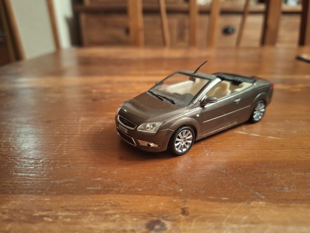 Ford Focus Cabrio, Enlèvement, Comme neuf