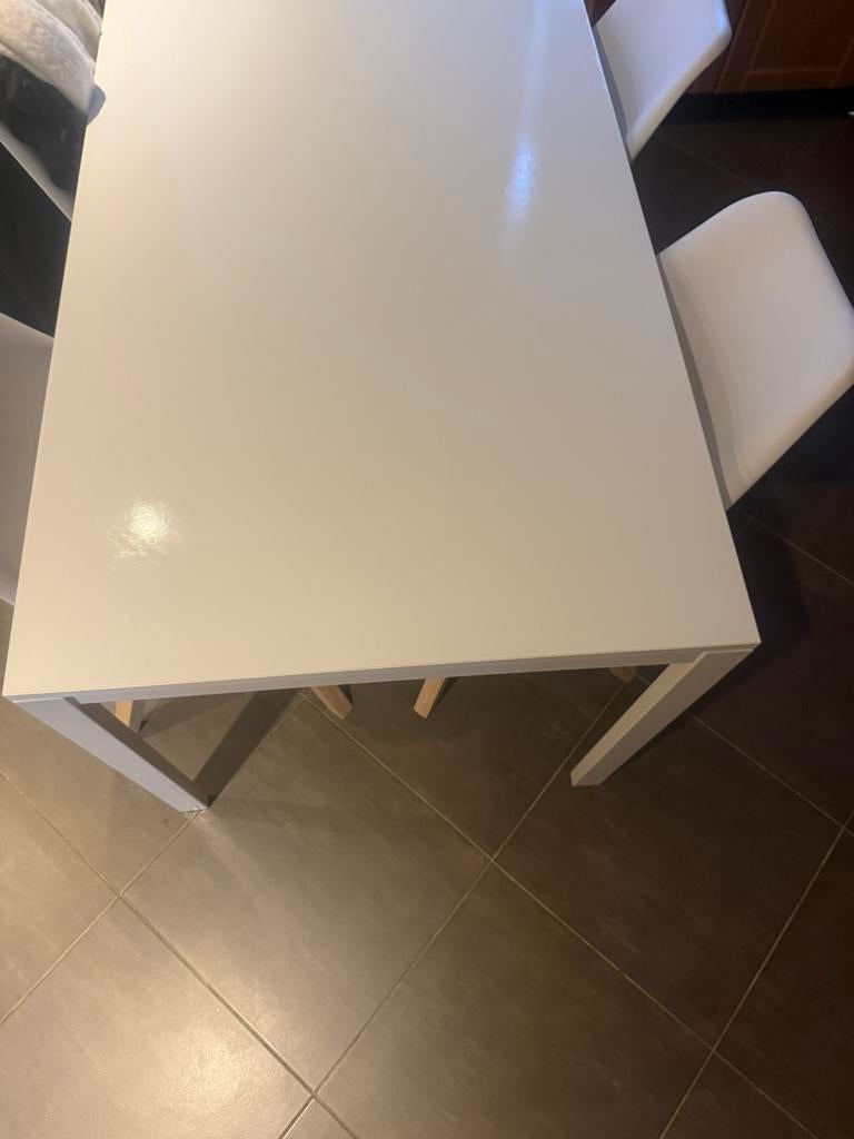 Witte Ikea tafel, Ophalen, 100 tot 150 cm, 50 tot 100 cm, Zo goed als nieuw