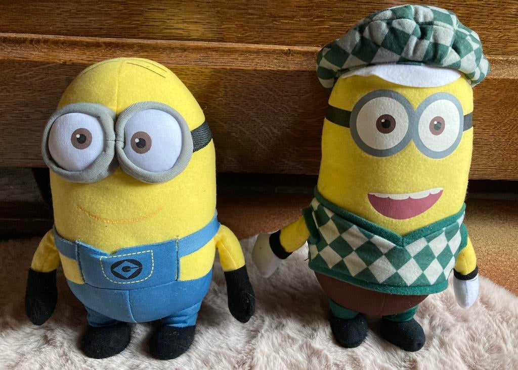 Set 2 Minions knuffels 28 en 25 cm., Ophalen of Verzenden, Zo goed als nieuw