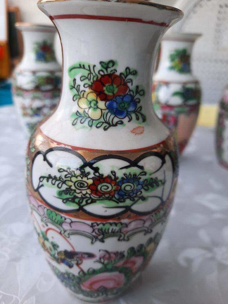 8 kleine Chinese vaasjes, Ophalen