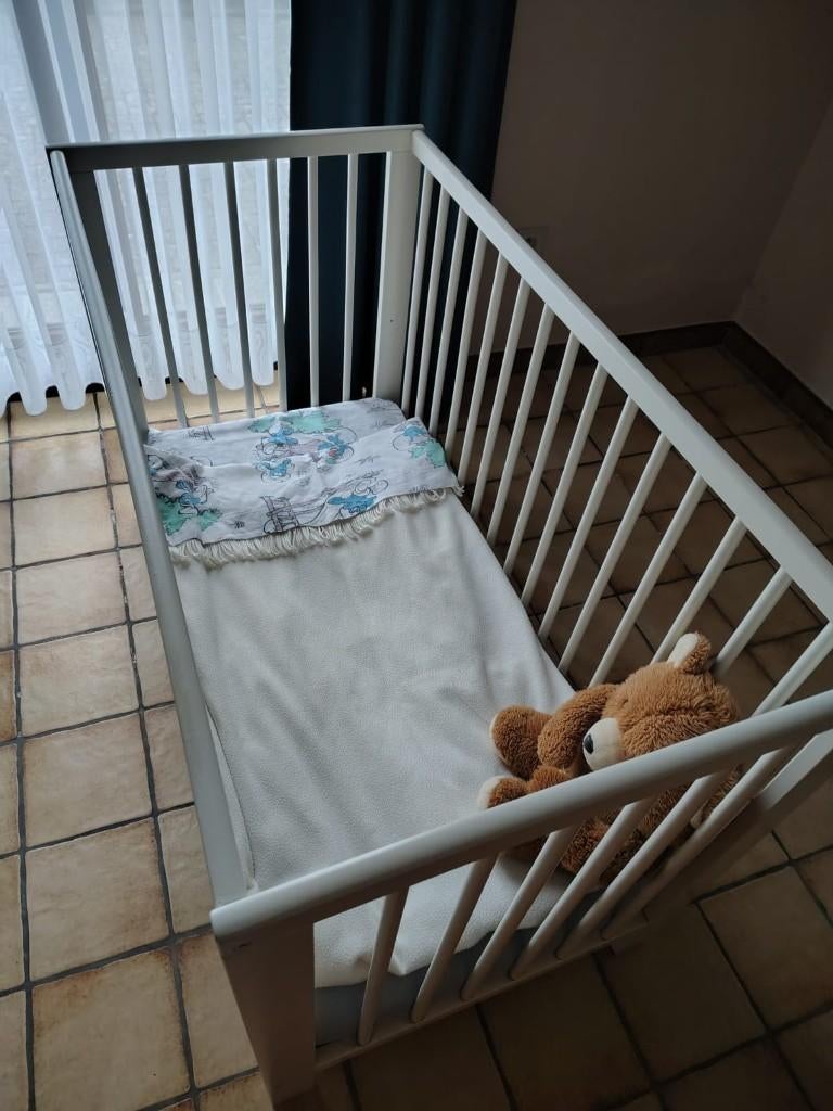 Baby bedje Ikea / babybedjes, Ophalen, Zo goed als nieuw, Ledikant