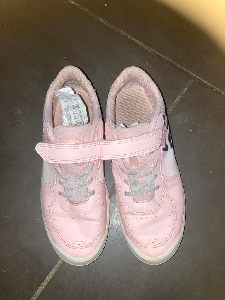 Roze sportschoenen, Ophalen of Verzenden, Zo goed als nieuw, Roze, Sportschoenen