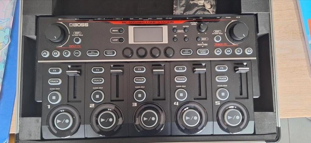 BOSS RC-505 MKII + flightcase Thomann (Thon) – parfait état,, Musique & Instruments, Enlèvement