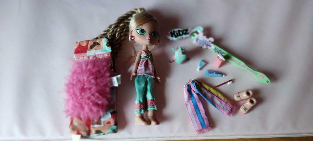 Bratz Kidz Sleep Over Adventure - Cloe tal van accessoires, Enfants & Bébés, Enlèvement ou Envoi, Utilisé, Autres types