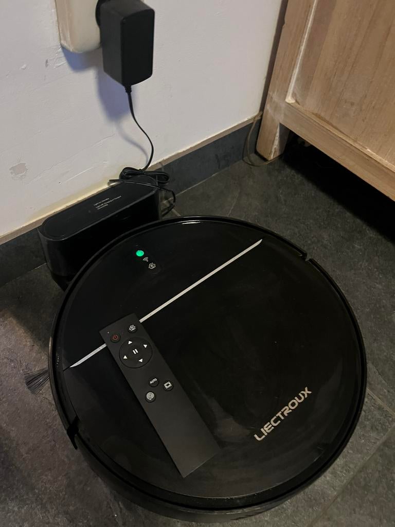 Robotstofzuiger met dweilfunctie, Ophalen, Zo goed als nieuw, Reservoir, Robotstofzuiger
