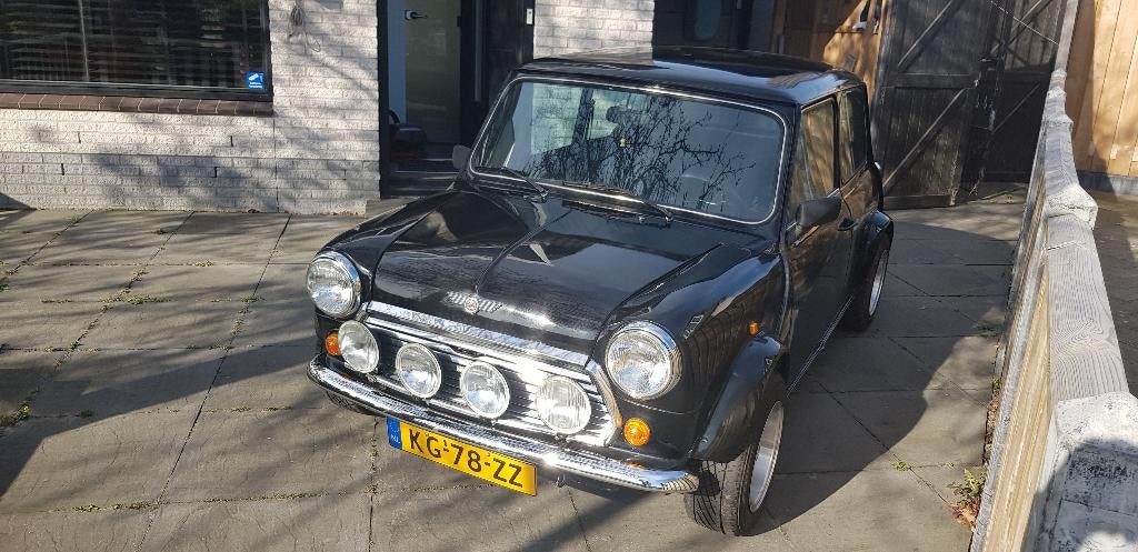Mini 1000, Voorwielaandrijving, 4 zetels, 4 cilinders, Alcantara