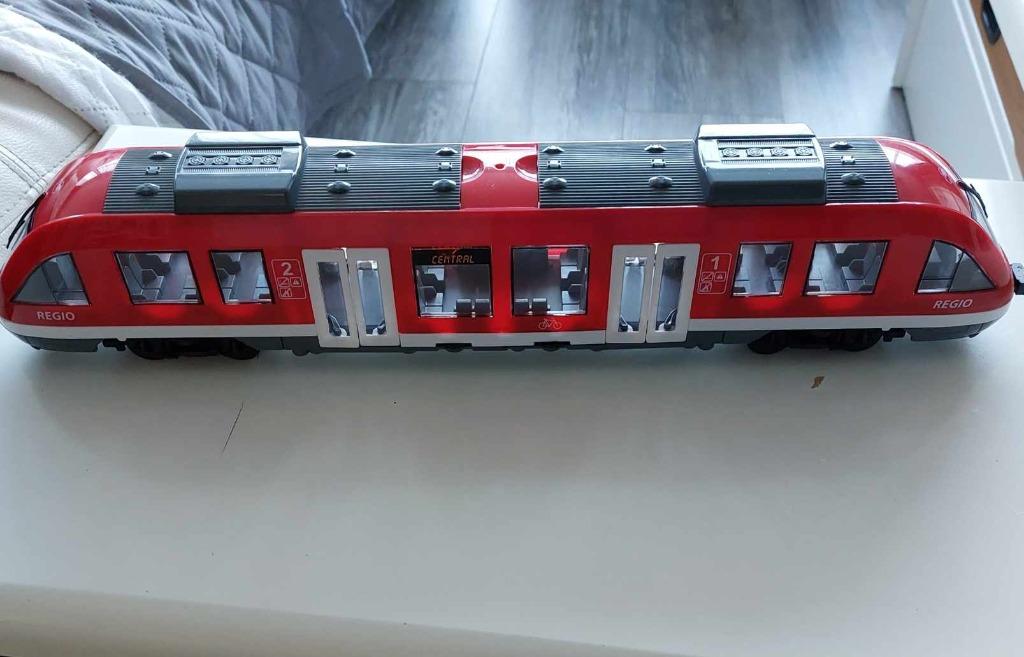 Treinwagon met 4 deuren die opengaan. Heel goede staat, Ophalen, Gebruikt