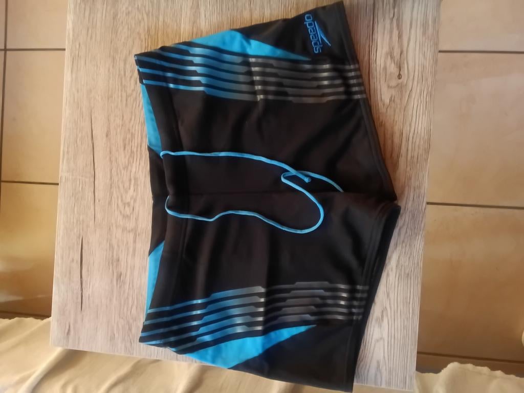 Maillot de bain garçon Speedo taille 42, Vêtements | Hommes, Enlèvement, Autres tailles, Noir, Short de bain