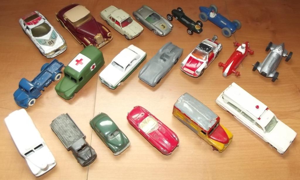 Lot anciennes miniatures CORGI / DINKY / SOLIDO / GAMA, Ophalen of Verzenden, Gebruikt, Auto, Dinky Toys
