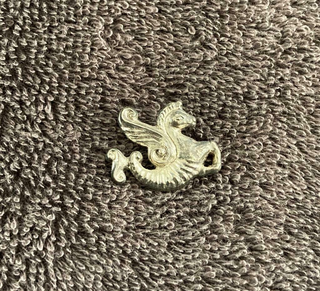 PIN - SEA HORSE - CHEVAL DE MER - ZEEPAARDJE, Verzenden, Gebruikt, Dier of Natuur, Speldje of Pin