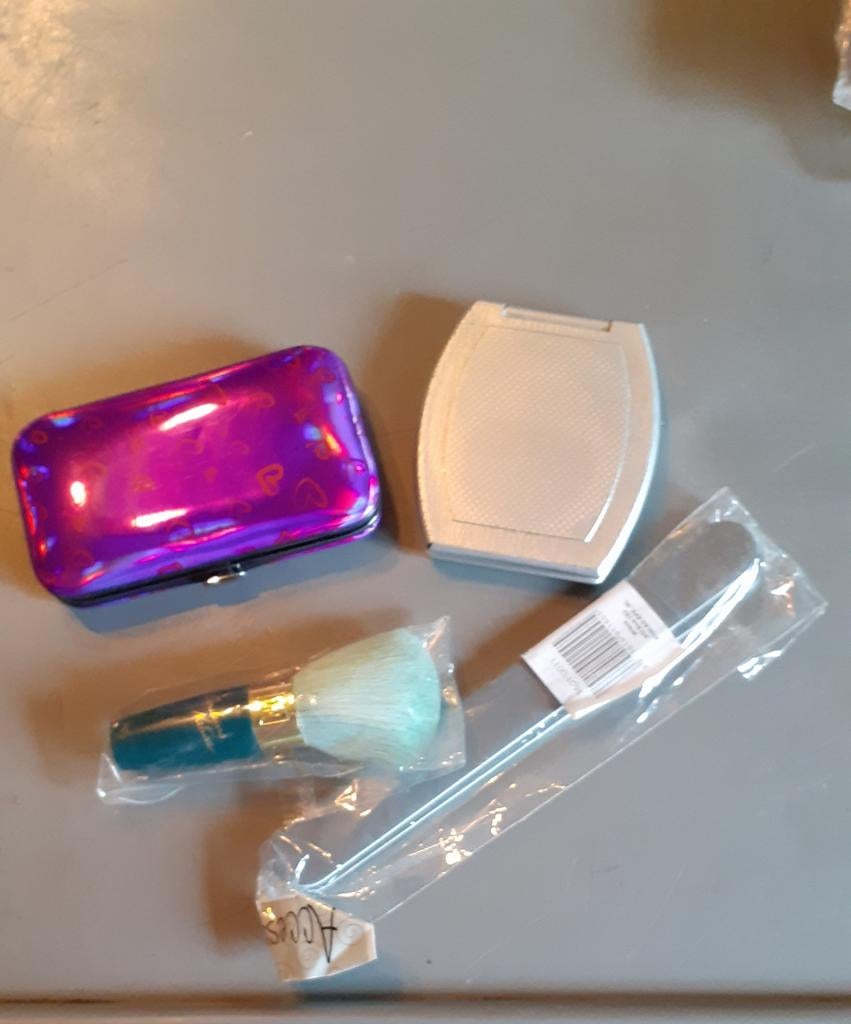 lot accessoire manucure et beauté (1), Enlèvement ou Envoi, Neuf, Autres types
